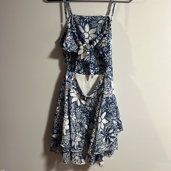 Floral open back a-line dress. - Picture 2 of 3